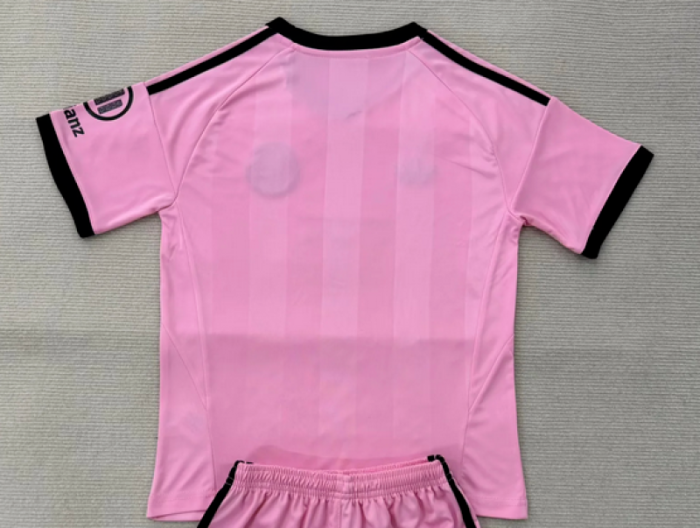 Fan Version 2025-2026 Bayern Munich Pink Goalkeeper Soccer Jersey Bayern Munchen Football Shirt