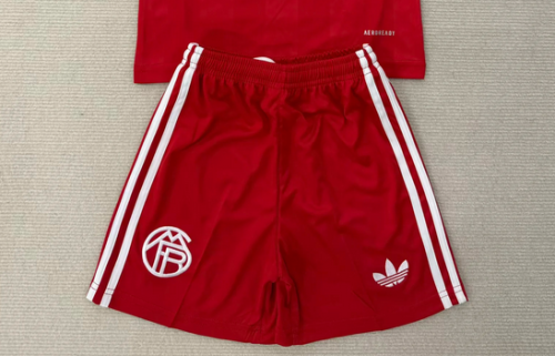 Fan Version 2025-2026 Bayern Munich Red Goalkeeper Soccer Shorts Football Shorts