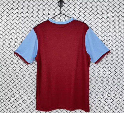 Retro Jersey 2009-2010 Aston Villa Home Soccer Jersey Vintage Football Shirt