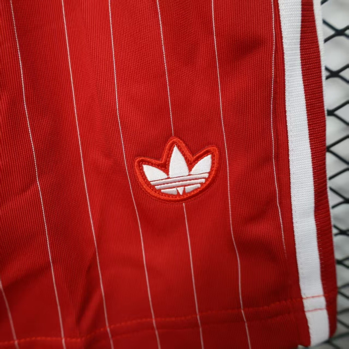 Fan Version 2025-2026 Manchester United Red Icon Soccer Shorts Football Shorts