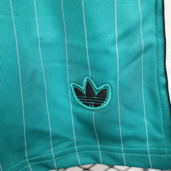 Fan Version 2025-2026 Liverpool Green Icon Soccer Shorts Football Shorts
