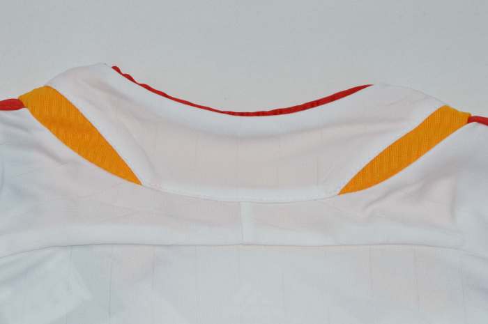 Retro Jersey Spain 2006 Away White Soccer Jersey Vintage Football Shirt
