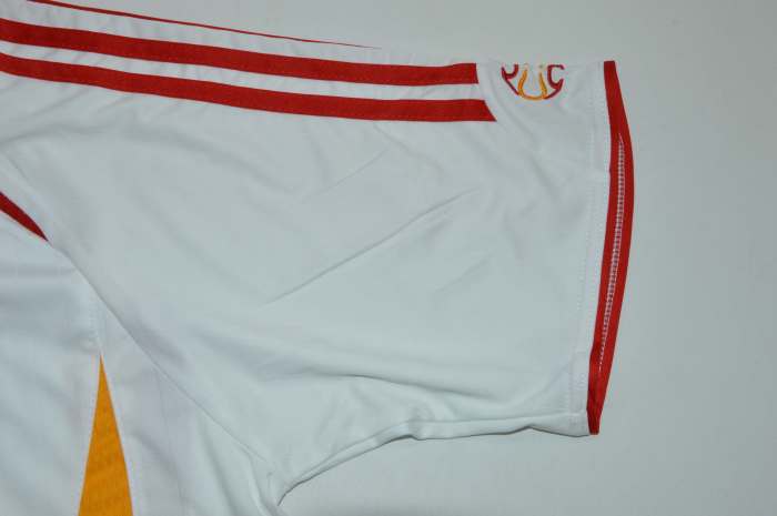 Retro Jersey Spain 2006 Away White Soccer Jersey Vintage Football Shirt