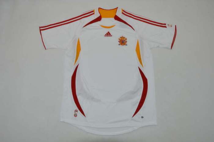 Retro Jersey Spain 2006 Away White Soccer Jersey Vintage Football Shirt