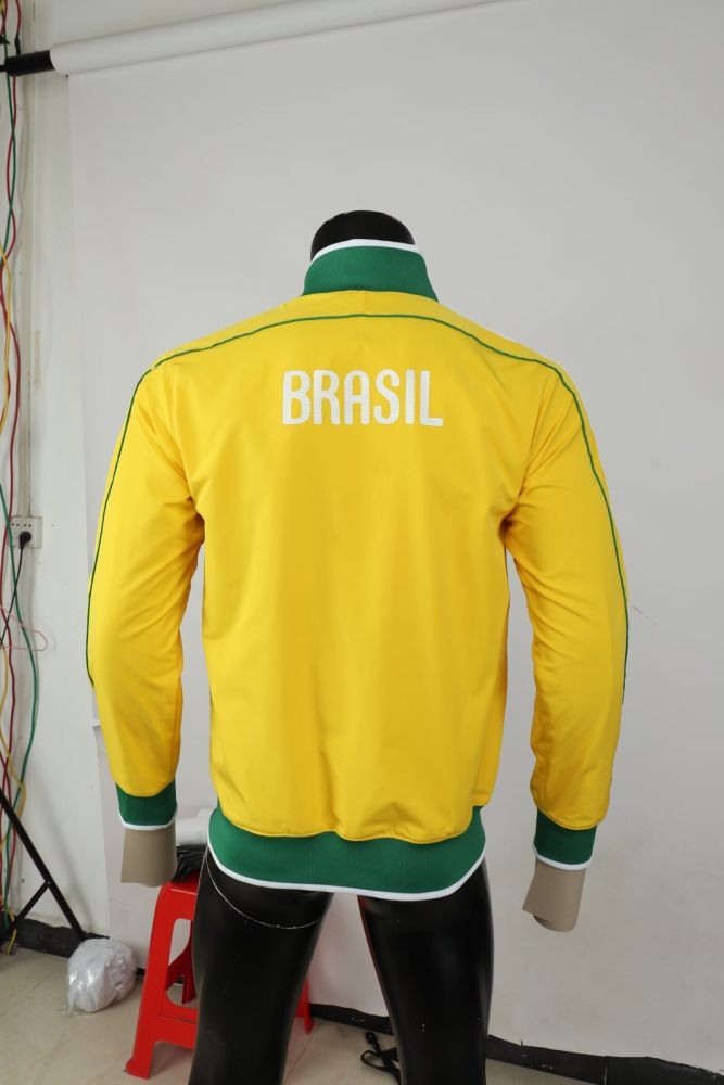 Retro Jacket 2010 Brazil Yellow Soccer Windbreaker Jacket Football Jacket