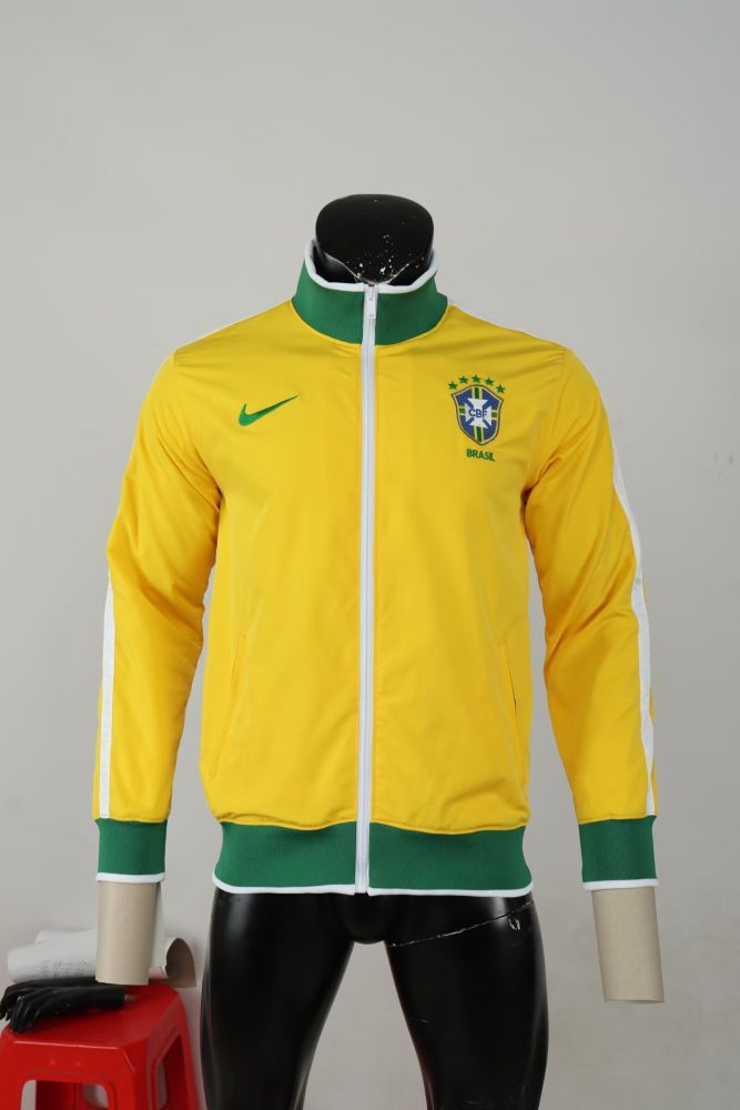 Retro Jacket 2010 Brazil Yellow Soccer Windbreaker Jacket Football Jacket