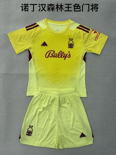 Youth Uniform Kids Kit Nottingham Forest 2025-2026 Yellow Goalkeeper Soccer Jersey Shorts Child Football Set