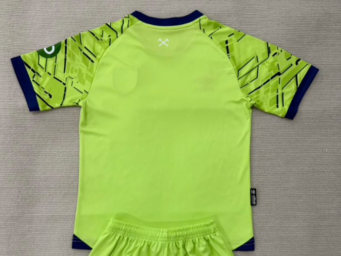 Fan Version 2025-2026 West Ham United Green Goalkeeper Soccer Jersey Football Shirt