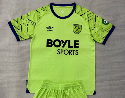 Fan Version 2025-2026 West Ham United Green Goalkeeper Soccer Jersey Football Shirt