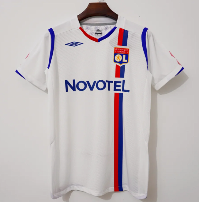 Retro Jersey 2008-2009 Lyon Home Soccer Jersey Vintage Football Shirt