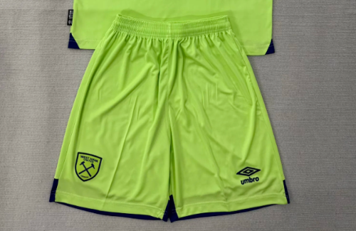 Fan Version 2025-2026 West Ham United Green Goalkeeper Soccer Shorts Football Shorts