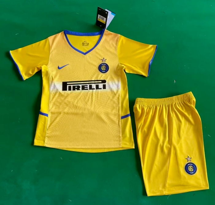 Retro Youth Uniform Kids Kit 2002-2003 Inter Milan Third Away Yellow Soccer Jersey Shorts Vintage Child Football Set