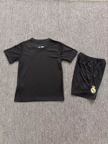 Youth Uniform Kids Kit 2025-2026 Real Madrid Black Marvel Version Soccer Jersey Shorts Child Football Set
