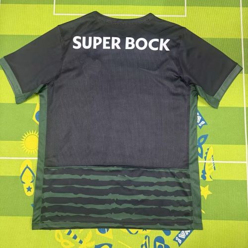 Fan Version 2025-2026 Sporting Lisbon Xmas Version Football Shirt Christmas Soccer Jersey