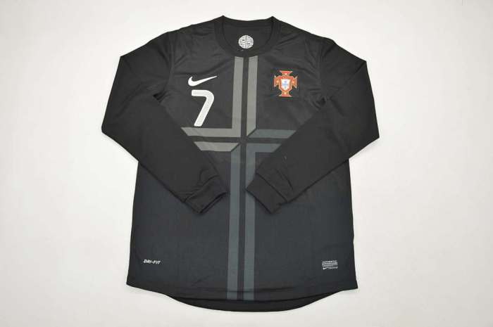 Long Sleeve Retro Jersey 2013 Portugal RONALDO 7 Away Black Soccer Jersey Vintage Football Shirt