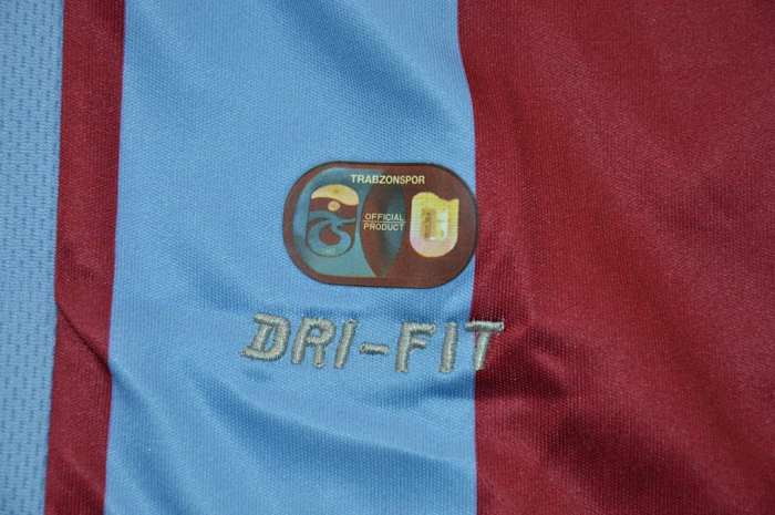 Retro Jersey 2010-2011 Trabzonspor Kulübü BURAK 17 Home Soccer Jersey Football Shirt