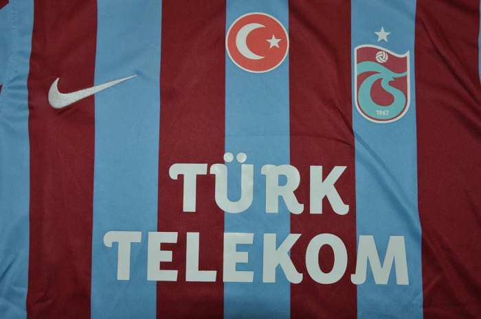 Retro Jersey 2010-2011 Trabzonspor Kulübü BURAK 17 Home Soccer Jersey Football Shirt
