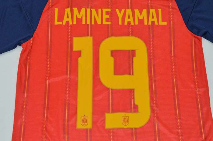 Fan Version 2026 Spain LAMINE YAMAL 19 Home Soccer Jersey España Camisetas de Futbol