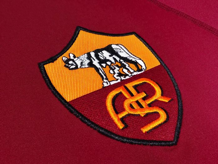 with Serie A Patch Retro Jersey Long Sleeve 2000-2001 As Roma Home Soccer Jersey Vintage Football Shirt