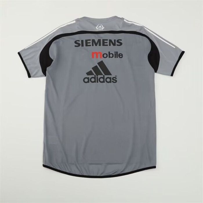 Retro Jersey 2004-2005 Real Madrid Grey Soccer Training Jersey Vintage Football Shirt