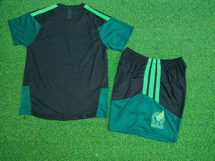 Player Version Youth Uniform Kids Kit 2026 Mexico Black Soccer Training Jersey Shorts Child Football Set