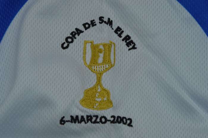 Retro Jersey 2001-2002 Deportivo Alaves VALERON 21 Home Soccer Jersey Vintage Football Shirt