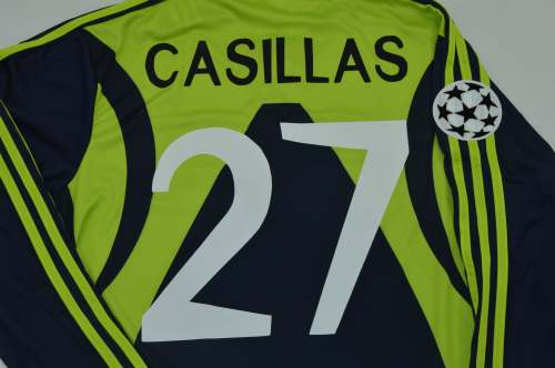 Long Sleeve Retro with UCL Patch Jersey 1999-2000 Real Madrid CASILLAS 27 Black/Green Goalkeeper Soccer Jersey Vintage Football Shirt