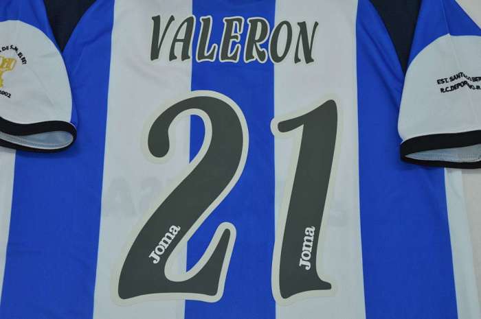 Retro Jersey 2001-2002 Deportivo Alaves VALERON 21 Home Soccer Jersey Vintage Football Shirt