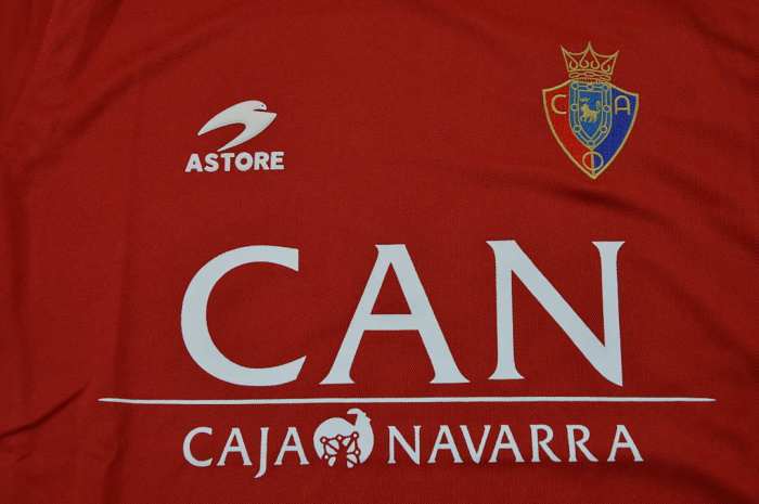 Retro Jersey 2000-2001 Osasuna TRZECIAK 17 Home Soccer Jersey Camisetas de Futbol