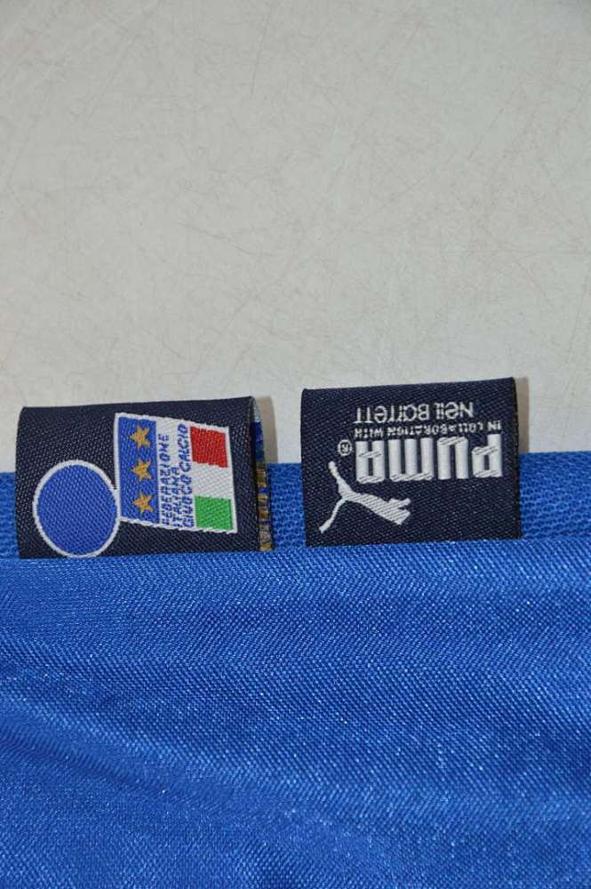 Retro Jersey 2004 Italy Home Soccer Jersey Vintage Football Shirt