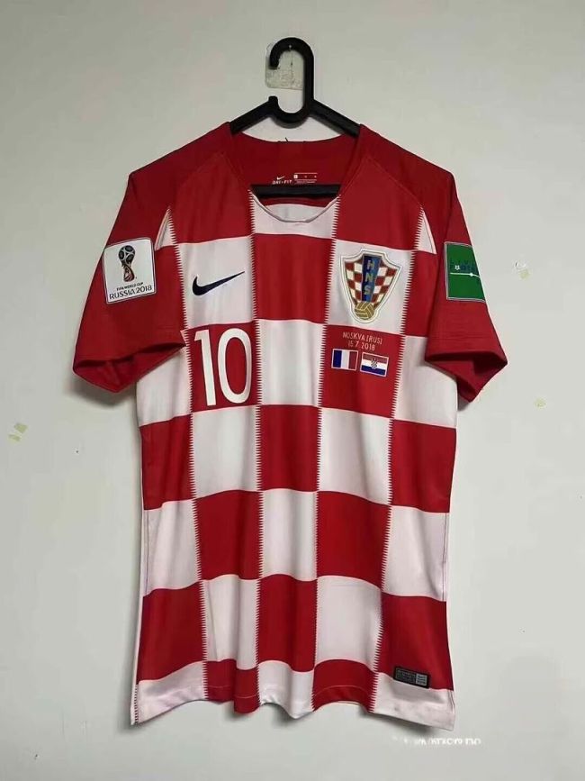 with Front Lettering+World Cup Patch Retro Jersey 2018 Croatia Home Soccer Jersey Vintage Football Shirt