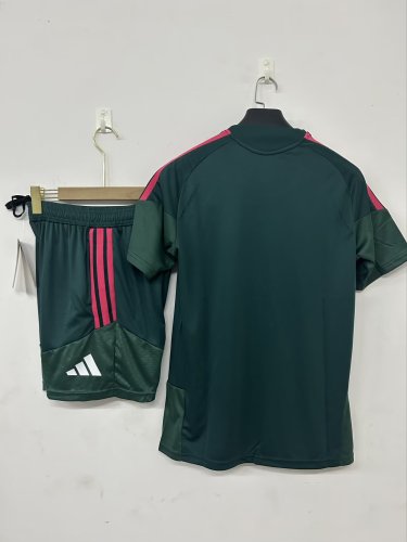 Adult Uniform 2026-2027 Real Madrid Green Soccer Training Jersey and Shorts Football Kits