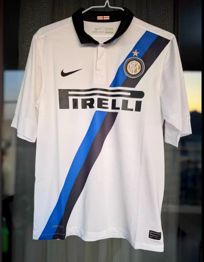 Retro Jersey 2011-2012 Inter Milan Away White Soccer Jersey Inter Vintage Football Shirt