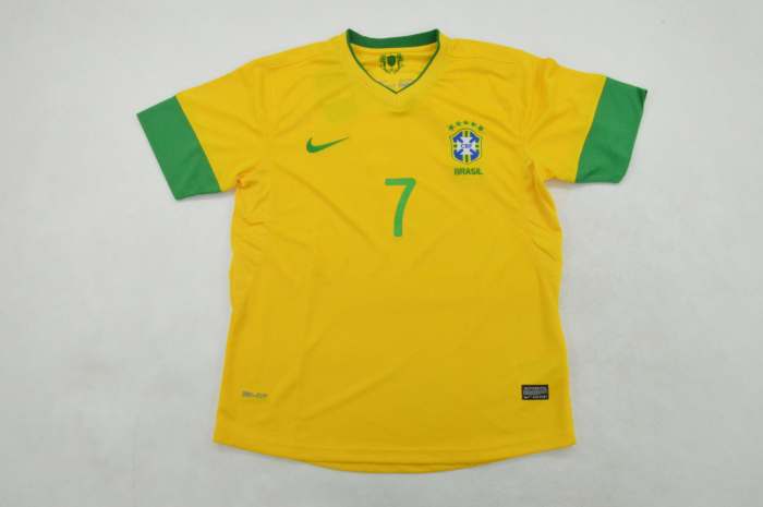 Retro Jersey 2012-2013 Brazil HULK 7 Home Soccer Jersey Vintage Brasil Camisetas de Futbol
