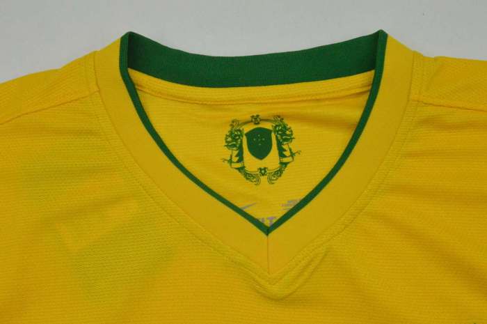 Retro Jersey 2012-2013 Brazil HULK 7 Home Soccer Jersey Vintage Brasil Camisetas de Futbol