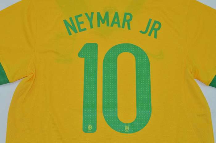 Retro Jersey 2012-2013 Brazil NEYMAR JR .10 Home Soccer Jersey Vintage Brasil Camisetas de Futbol