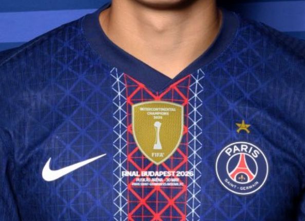 with one Star+Front Lettering+UCL Winner+Intercontinental Badge Player Version 2025-2026 PSG Home Soccer Jersey Paris Football Maillot