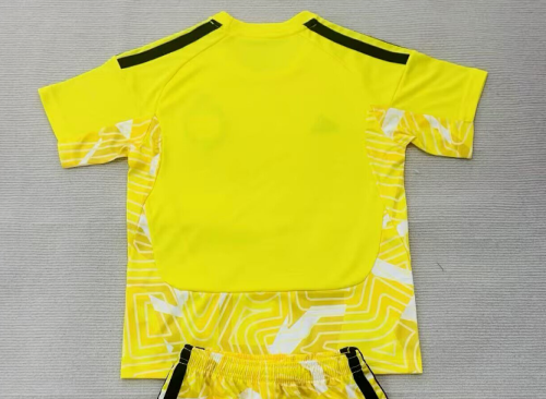 Fan Version 2026-2027 Celtic Yellow Goalkeeper Soccer Jersey Football Shirt