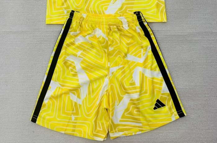 Fan Version 2026-2027 Celtic Yellow Goalkeeper Soccer Shorts Football Shorts