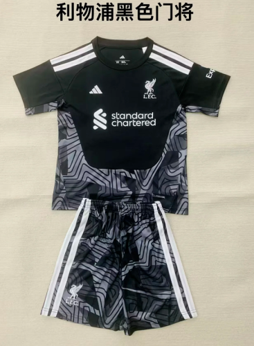 Youth Uniform Kids Kit 2026-2027 Liverpool Black Goalkeeper Soccer Jersey Shorts Child Football Set