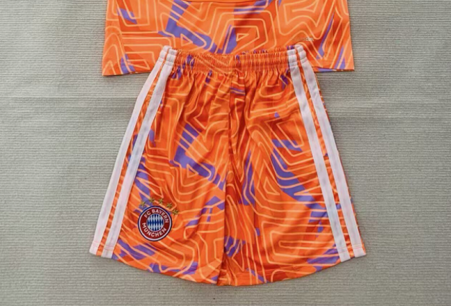 Fan Version 2026-2027 Bayern Munich Orange Goalkeeper Soccer Shorts Football Shorts