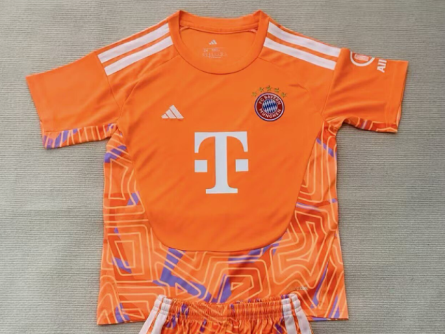 Fan Version 2026-2027 Bayern Munich Orange Goalkeeper Soccer Jersey Bayern Munchen Football Shirt