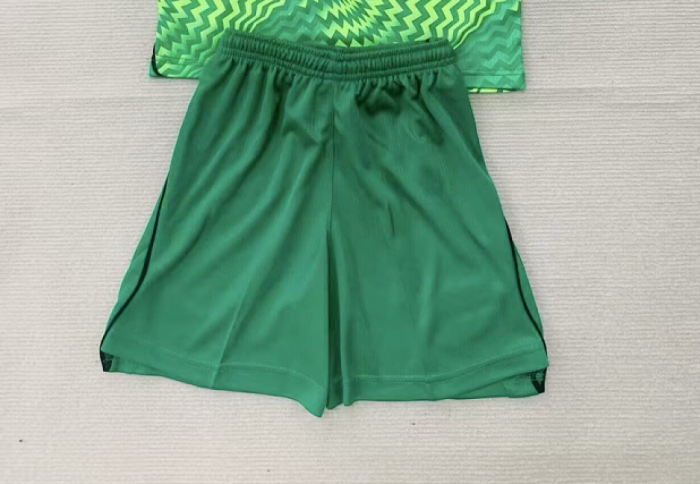 Fan Version 2025-2026 Barcelona Green Goalkeeper Soccer Shorts Football Shorts