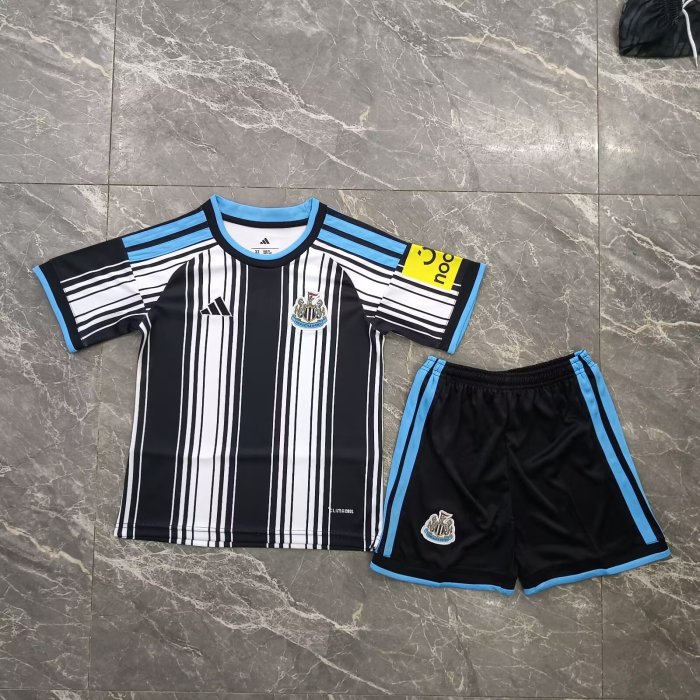 Youth Uniform Kids Kit 2026-2027 Newcastle United Home Soccer Jersey Shorts Child Football Set