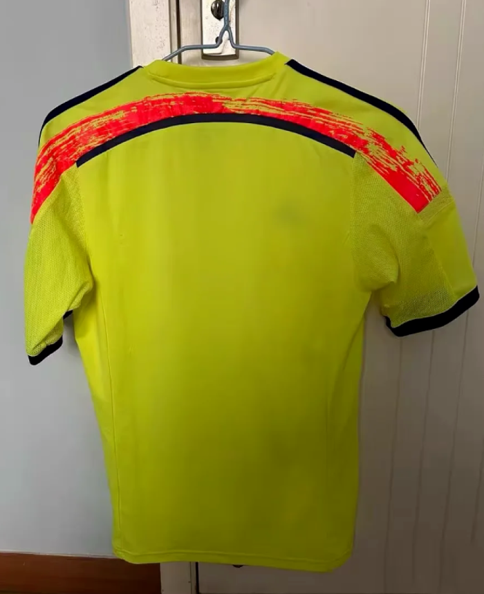 Retro Jersey 2014 Japan Away Yellow Soccer Jersey Vintage Football Shirt