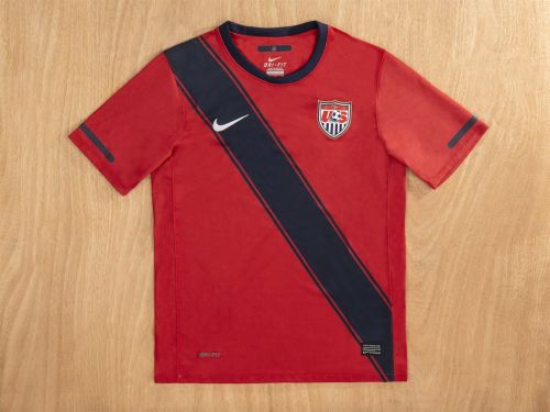 Retro Jersey 2011 USA Away Red Soccer Jersey United States Vintage Football Shirt