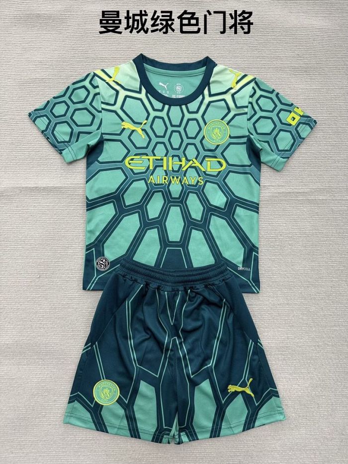 Youth Uniform Kids Kit 2026-2027 Manchester City Green Goalkeeper Soccer Jersey Shorts Child Football Set