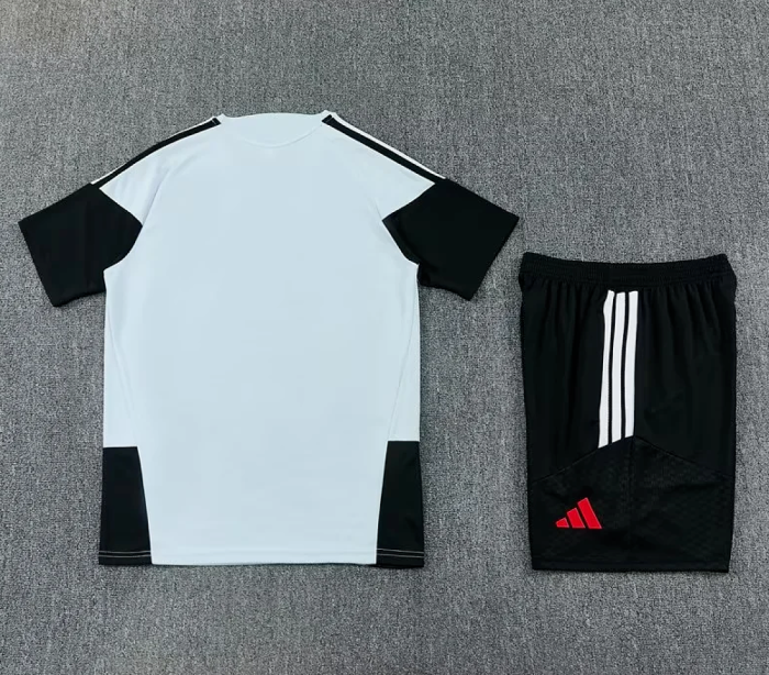 Adult Uniform 2026-2027 Liverpool Grey/Black Soccer Training Jersey and Shorts Football Kits