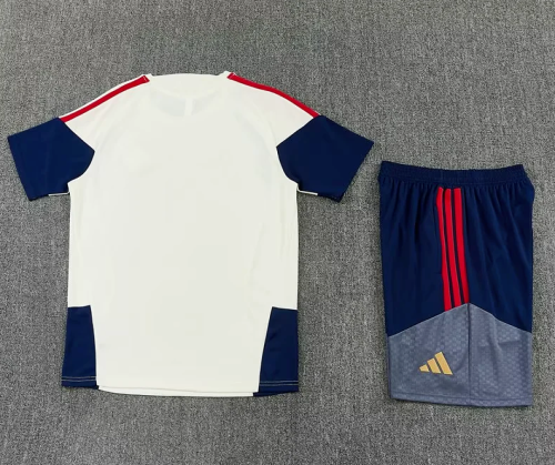 Adult Uniform 2026-2027 Bayern Munich Light Yellow Soccer Training Jersey and Shorts Football Kits