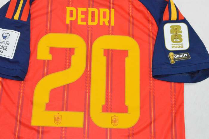 with DEBUT+World Cup Patch Fan Version 2026 Spain PEDRI 20 Home Soccer Jersey España Camisetas de Futbol